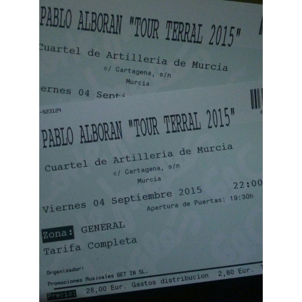 carmenmaria91's tweet photo. Weeee ya son nuestras! Nos vemos en Murcia @pabloalboran Bendita locura! #FelicidadMaxima #TourTerral2015 http://t.co/T2pZRUdwUH