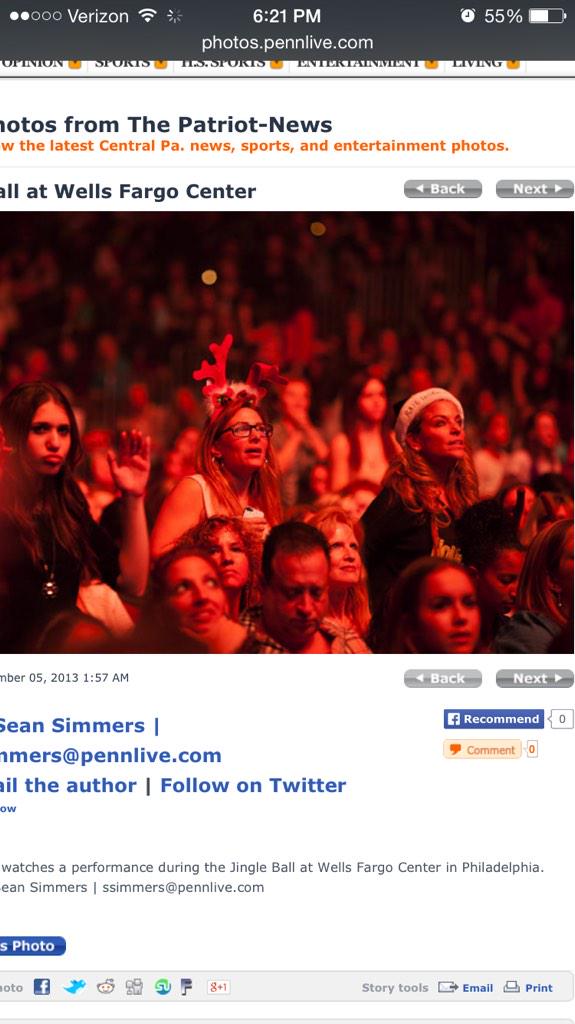 holleewoodworld's tweet image. You got me last year too... #samehat #bahhumbug @SeanSimmers