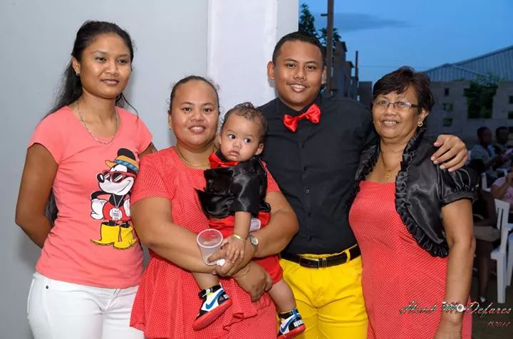 Sticoloco's tweet image. Family