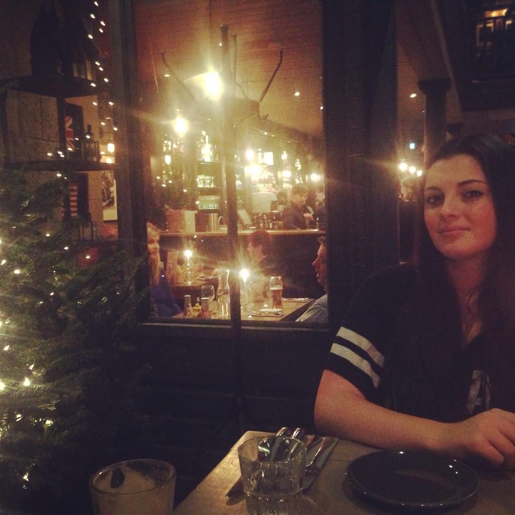 OneloveAmi's tweet photo. Such a nice night together love you @Tonimorris_ http://t.co/Q60R2zo3g9