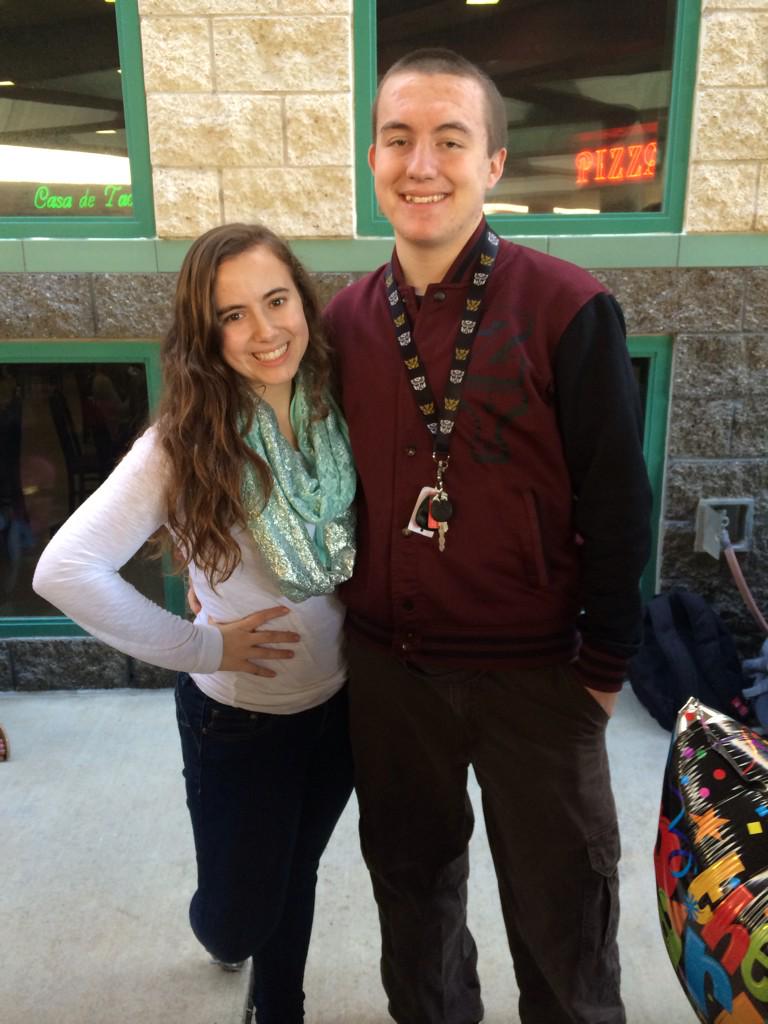 CalleFritz's tweet image. Happy Birthday Grady! You're actually 18! Thank you for always being there! Hope you love your cards and blanket🐷😍😋❤️