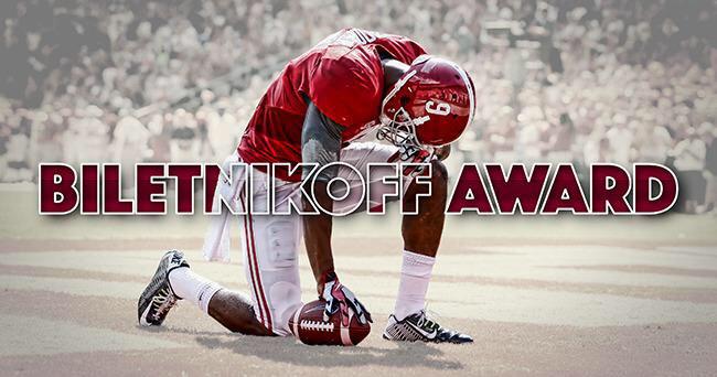 FanObnoxious's tweet photo. Amari Cooper is the first Alabama WR to win the Biletnikoff Award. #RollTide http://t.co/9bfF7uE8iD