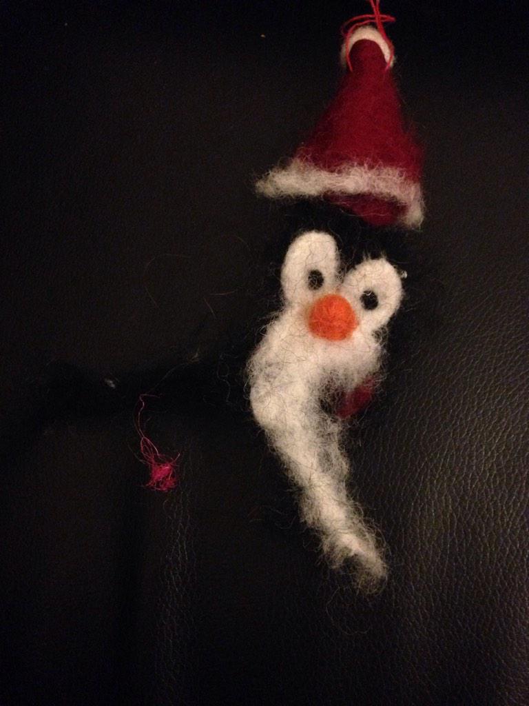 EldonTheCat's tweet photo. fuck christmas http://t.co/P6gqOI4FTU