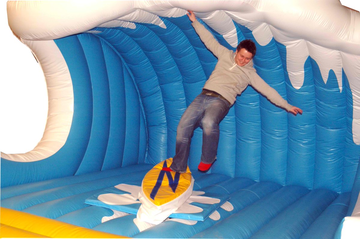 AtlantaBoatShow's tweet image. You don’t have to worry about wiping out on this virtual surfing game! #RoboSurfer #AtlantaBoatShow