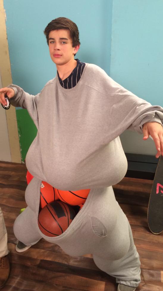 Hayes Grier on Twitter: "On my way to fak ur butxh http://t.co/2M3QzuTwYY"