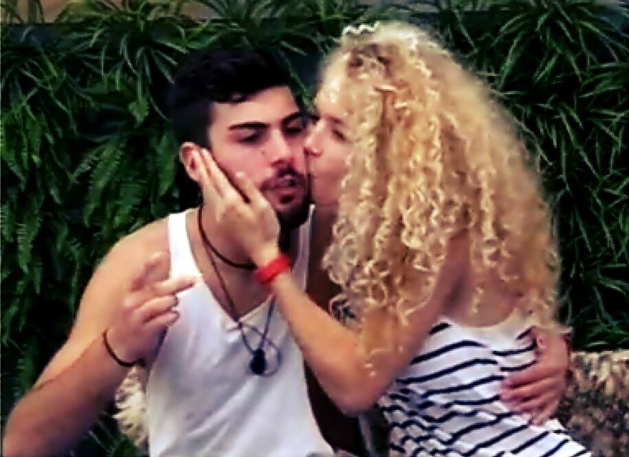 CFHugoAzahara's tweet photo. Voy a echar muchísimo de menos momentos como estos, deciros que gracias por todo y que OS QUIERO! No cambiéis H&amp;A😘😘 http://t.co/SsePTz4LGz