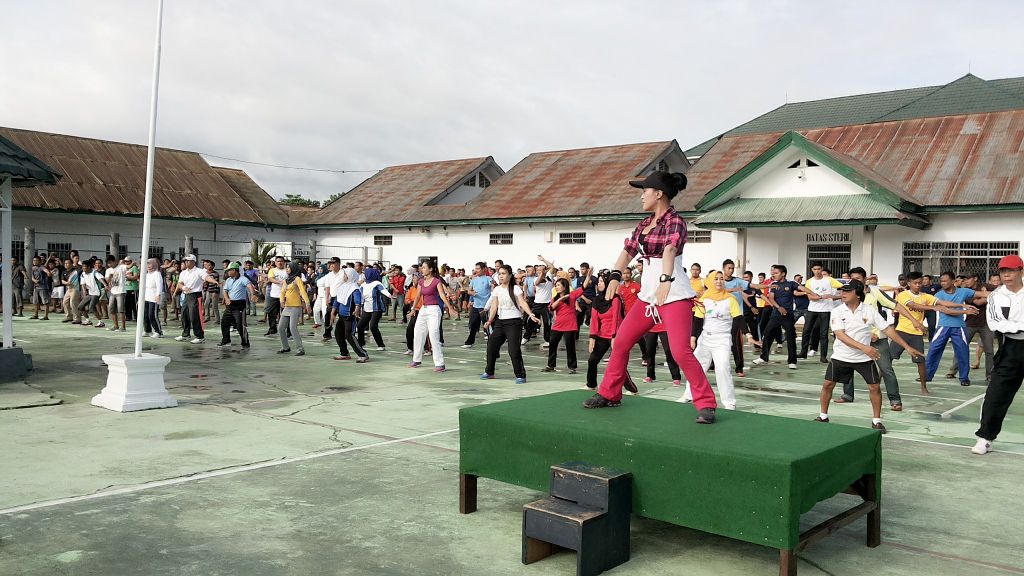 LPKendari's tweet photo. Safari olah raga Kakanwil beserta sluruh UPT pas bersama WARNA di Lapas Kendari @DITJEN_PAS @Divpas_Sultra http://t.co/WxW3x89SjB