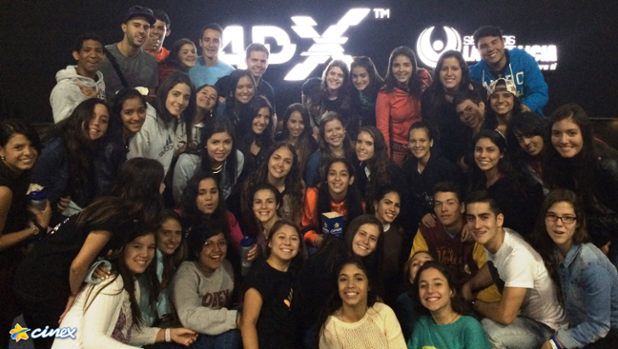 CinexVe's tweet photo. #NoticiasCinex Chicos de los Colegios @gaitassrl14 y @gaitasclc14 vivieron la experiencia 4DX http://t.co/SZUtb8KqRr http://t.co/oawaJqLS4k