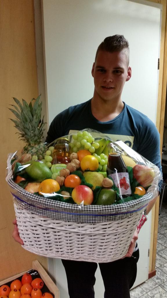 AgfVrugteveen's tweet photo. Voor de mooiste fruitmanden gaat u naar @AgfVrugteveen http://t.co/1af3r8WwZc