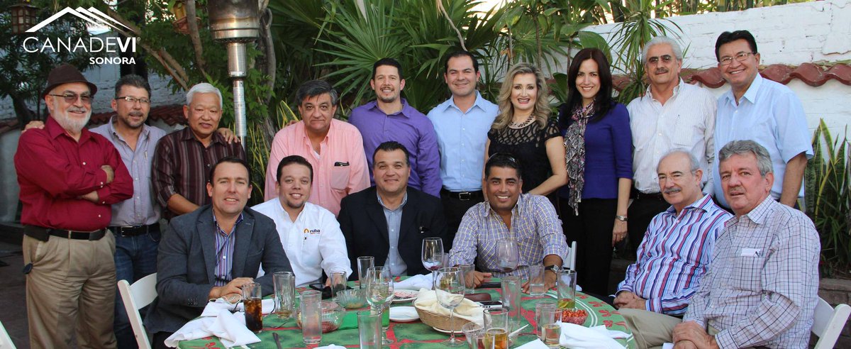 CanadeviSonora1's tweet photo. Socios #comidafindeaño2014 @sonoracanadevi sector vivienda 2014 fortalecido @EllySallard @AuroraGLP @fjaime_ @ryanezn http://t.co/LcCn3kz3FP