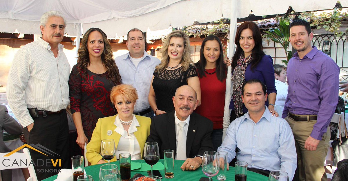 CanadeviSonora1's tweet photo. #comidafindeaño2014 @sonoracanadevi fortaleciendo sector vivienda
@jfabusaid @irissanchezchiu @AuroraGLP @rsanchez_c http://t.co/o8NUXzxguG