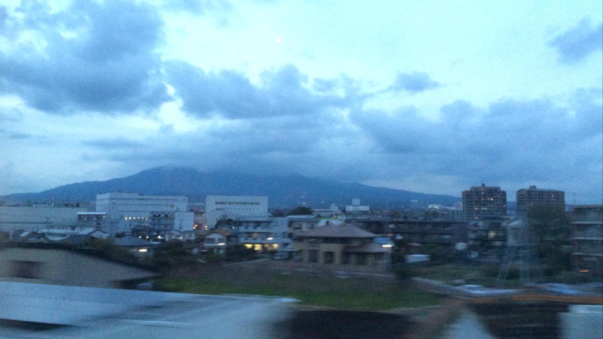 11always's tweet photo. 지금…4명으로 향하고 있습니다^_−☆ http://t.co/aT83pATNP0