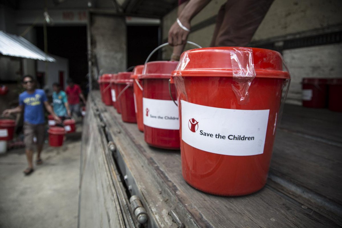 SaveChildrenPH's tweet photo. .@SaveChildrenPH #RubyResponse in Tacloban City #Hagupit http://t.co/AnixUKLLcH