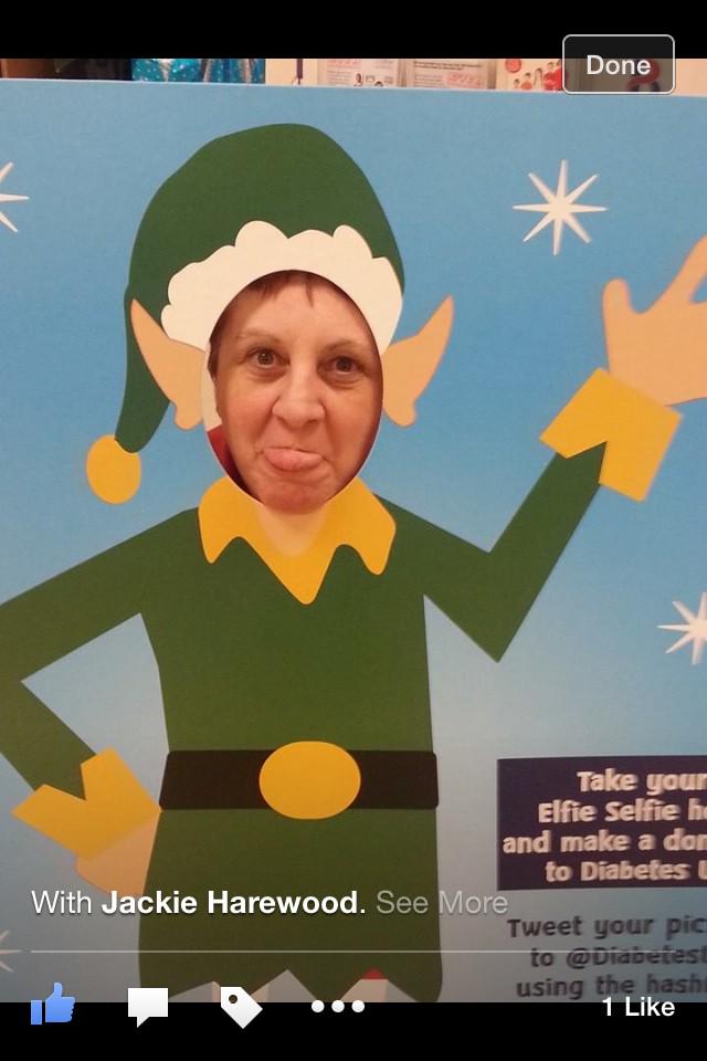 jacharewood's tweet photo. #elfieselfie #funatxmas @debruskin67 @NightsWitham @DisgustingBug @AmnerMardie http://t.co/2VBhyfqtAU
