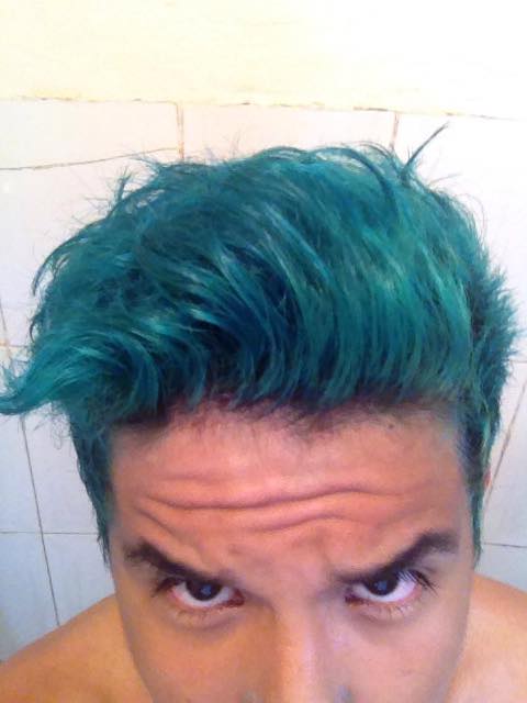ferchousxD's tweet photo. #andresyricardo Tengo el Voodoo Blue de Manic Panic, Cuando se caiga el color, ¿Que color me recomiendan? http://t.co/FsiwdSrgJ7