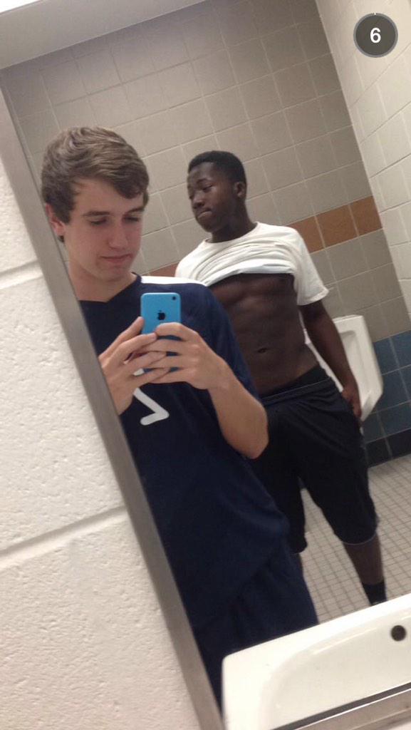 KSaponAmoah18's tweet photo. Sometimes I look myself in a mirror and think "How am I still single?" #SelfieOfTheDay #CalvinKleinModels ๐ http://t.co/VAWkJf3Xf1