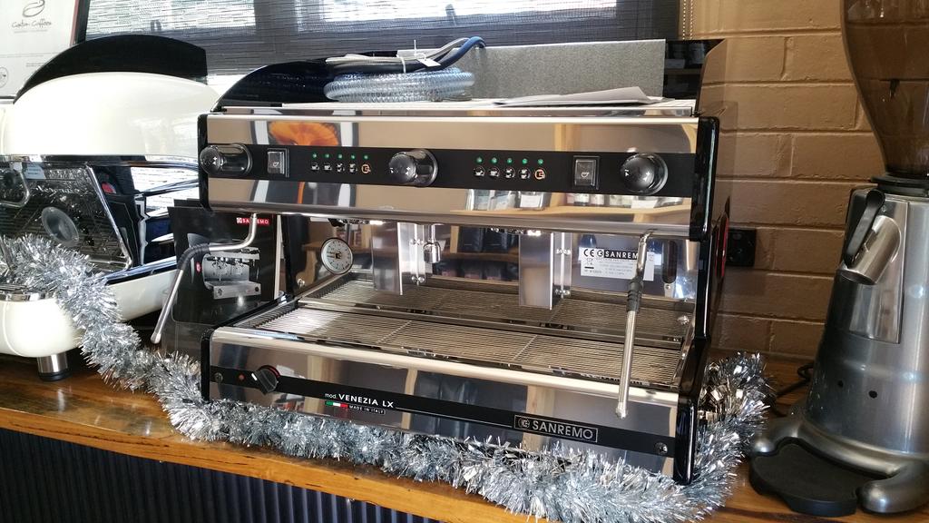 Todays arrival from <a href="/sanremocoffeeoz/">Sanremo Coffee Aust</a> <a href="/Sanremomacchine/">Sanremo Machines</a> Venezia LX
4 in and only 1 left. Great price!
#roastedinbendigo