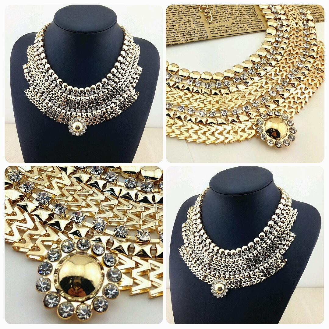 prettythingz_x's tweet photo. Champagne colour statement necklace £12 xxx http://t.co/s83TQcbG0b