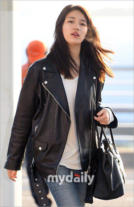 BaeSuz94_'s tweet photo. 141212 @.missA_suzy Incheon airport departure to Bangkok (cr mydaily) #3 http://t.co/Al9zvXjjzW (suzyjjang94)