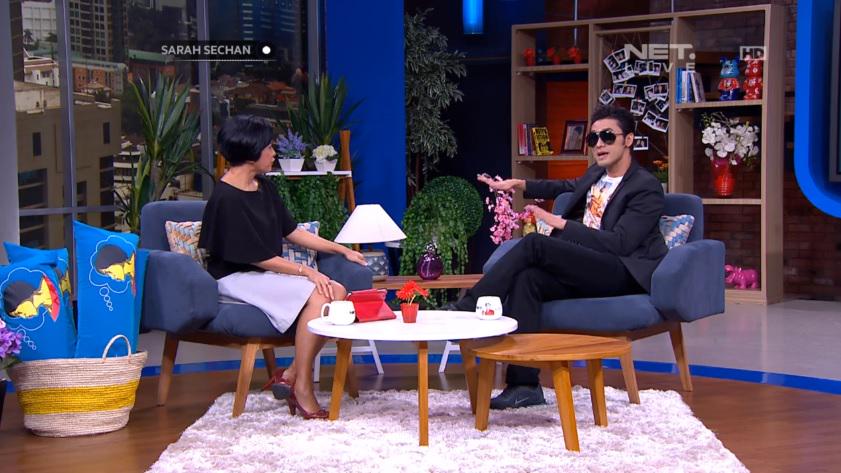 mdtvindonesia's tweet photo. Wah biar gak telat, @indrabruggman memilih naik bajaj ke studio.. @SarahSechan_NET http://t.co/BHj0IPV2WQ