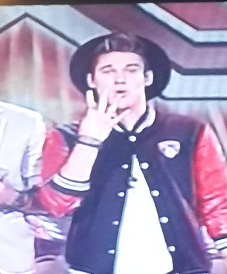SAFourArmy's tweet photo. OMW IT'S FRIDAY!! BUCKLE DOWN AND GET VOTING! SMS "XF4" to 33121 #TheFource #XFactorSA #FourToWinXFactorSA @Four_SA http://t.co/WHzvTFECuk