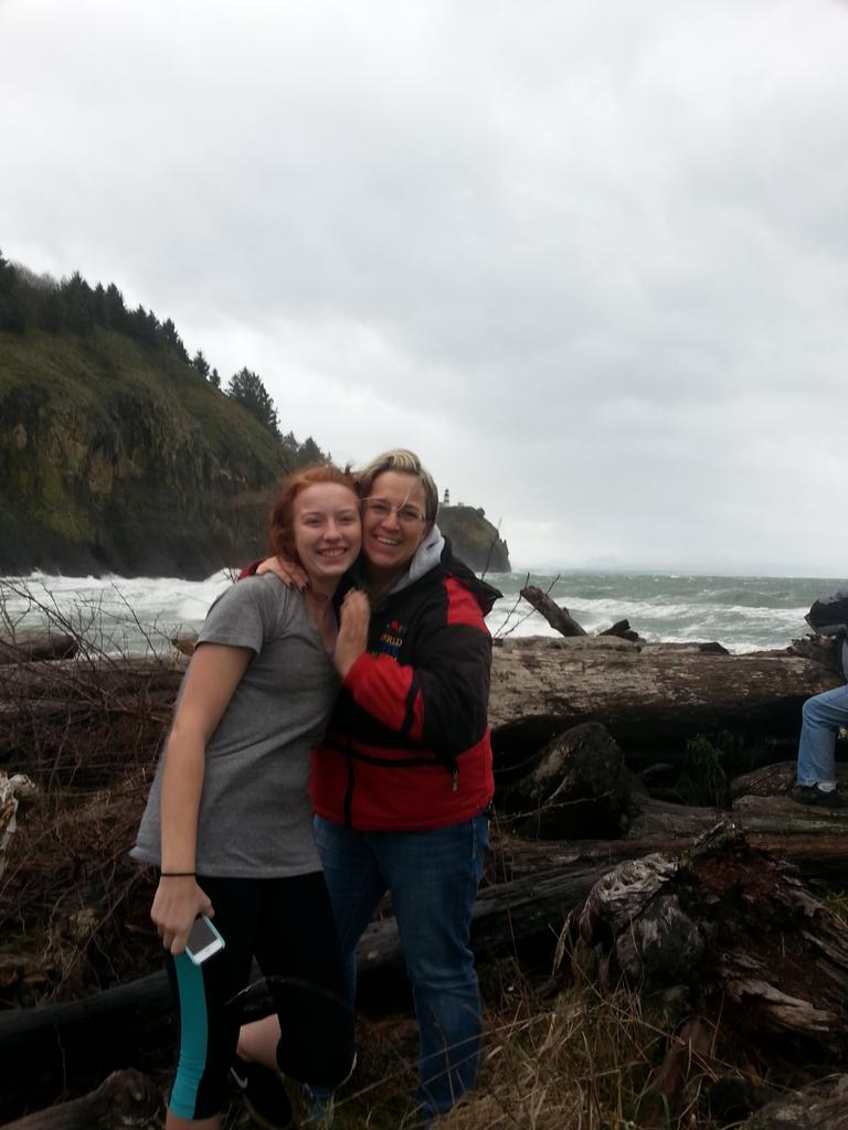 LighthouseHolli's tweet photo. Well we survived the big storm #longbeachwa #PNW #notsobad http://t.co/FCodJ65Dxi