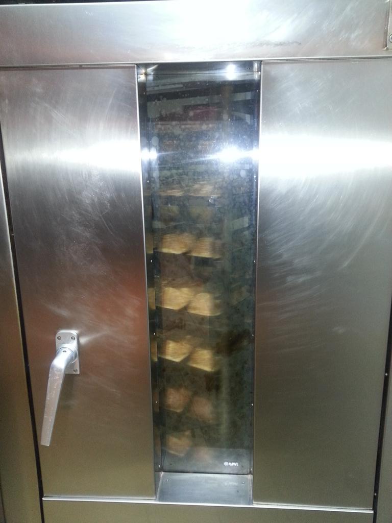 bijna op het schap! nu nog in de oven!
