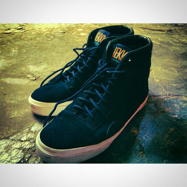 very special thanx for @lekkaID for support me..!!FAKK YOUR PRIDE SHOES, COME ON DAGGERS MAKING TREATH AGAIN..!!FAKK.