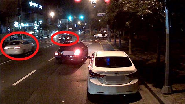 장애 홀어머니 모시던 신문 배달원이 뺑소니 사고로 사망했습니다. 경찰은 뺑소니 차량을 추적하고 있지만 아직 성과가 없습니다. 현장 사진을 공개 합니다. 제보 바랍니다. news.sbs.co.kr/news/endPage.d…