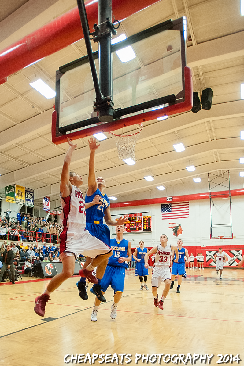 CheapSeatsPhoto's tweet photo. Battling under the net! @JaguarAthletics @seckmanbball @FHSWarriorPride #C6BasketballShowcase http://t.co/sY95Rq7OB2