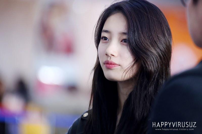 BaeSuz94_'s tweet photo. 141212 @missA_suzy - Incheon airport departure to thailand 6P (cr happyvirusuz) http://t.co/D9D3bw4T3R http://t.co/EjqNV4usUA (suzyjjang94)