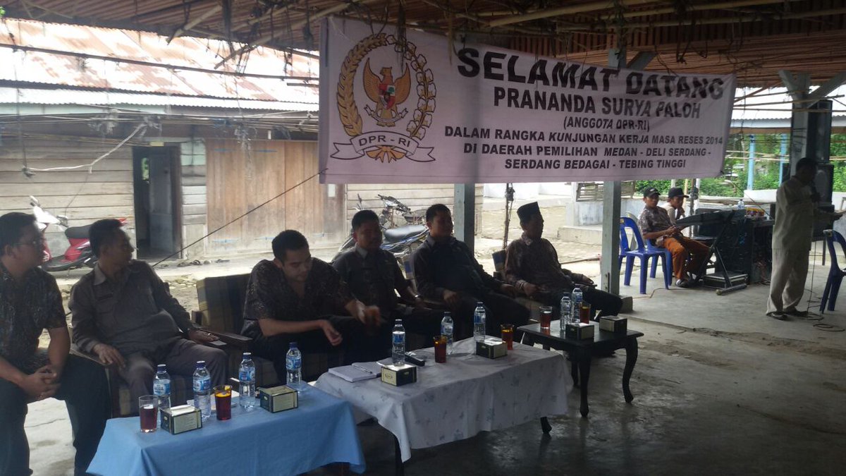 pranandapaloh's tweet photo. Alhamdulillah, lancar. 
Tadi sore di Hamparan Perak http://t.co/UnqBB9Yqtt http://t.co/q6P8xSmgds