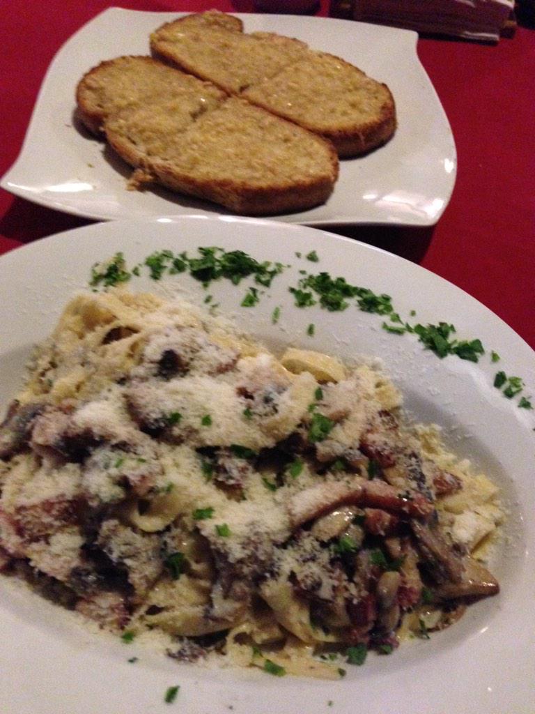 foodhoppers's tweet photo. #Barillo and #Bertilo restaurants in #Bacalar #Mexico are definitely worth a visit. #foodhoppers http://t.co/FChlQLzyFq