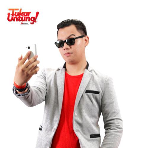 nih_helmi's tweet photo. Bayangin betapa kerennya unlock HP cuma pake sidik jari lo! Ayo, tukar HP lo di http://t.co/wrPkhyk7KL #TukarUntung http://t.co/h32soKFWbJ