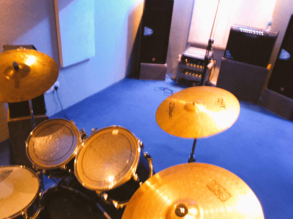 Caleb3rd's tweet photo. Mumbai largest chain  of Jam studio's http://t.co/fTnrizB5Si