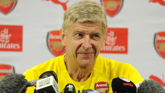 Arsenal's tweet photo. The boss is here... #AFCvNUFC http://t.co/VmGNpqX6lZ
