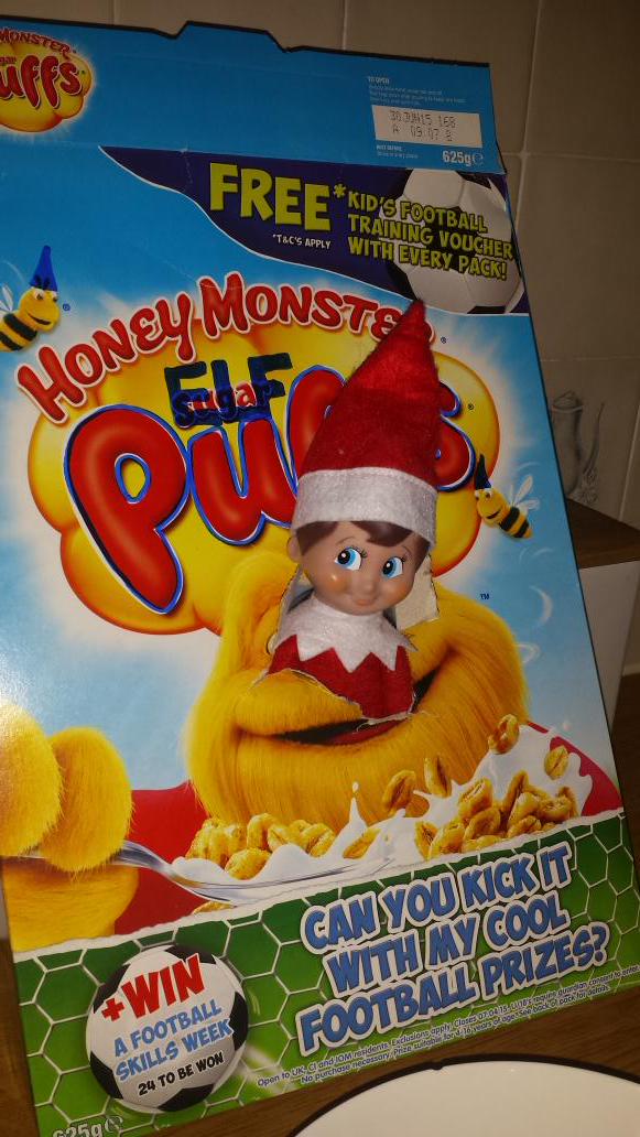 KiRsTyCrOsS89's tweet photo. Day 11 he's back! #offstrike #elfontheshelf #smileysnow #elfpuffs #boyelf #elfmagic #elfideas @elfontheshelf http://t.co/Db0QBP0g19