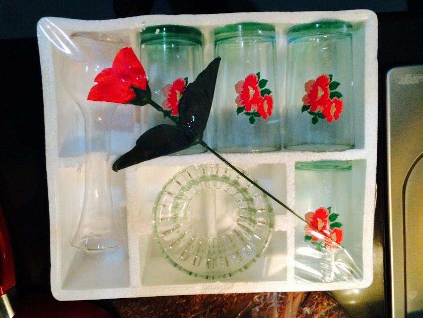 jasonm1968's tweet photo. It's what's on inside that counts, expect when you end up 2 glasses down 😜 http://t.co/Ewq3K7qbFD