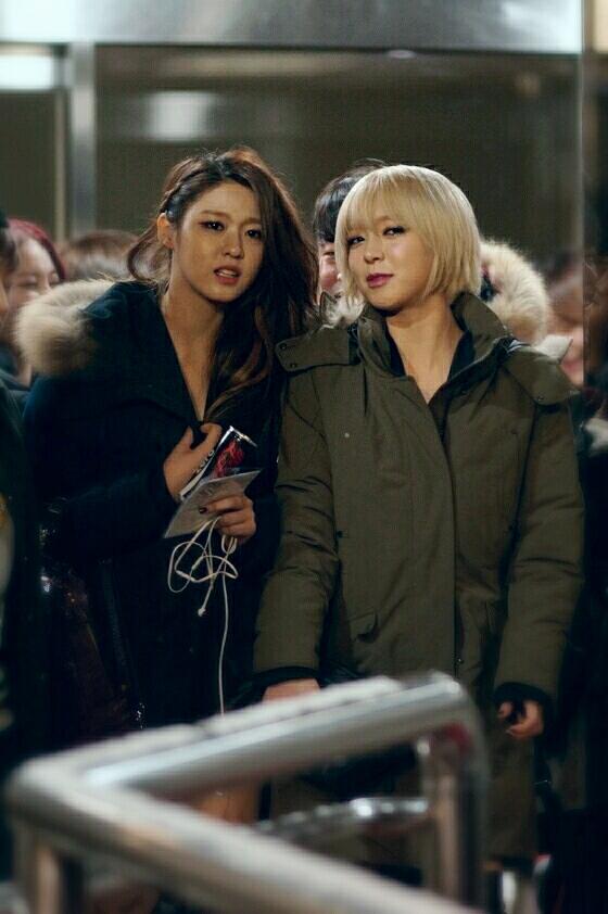 B4p_ypnCQAEHGw_.jpg:large