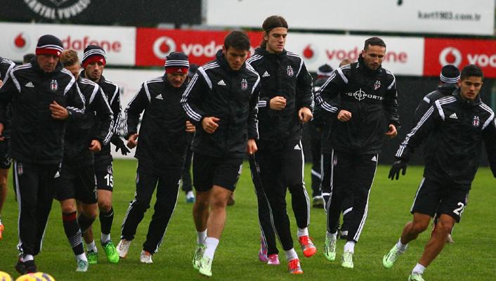 Besiktas's tweet photo. Beşiktaşımız, Gaziantepspor maçı hazırlıklarına ara vermeden başladı.
http://t.co/7A5yukf8pD http://t.co/VIgyBc1PDB