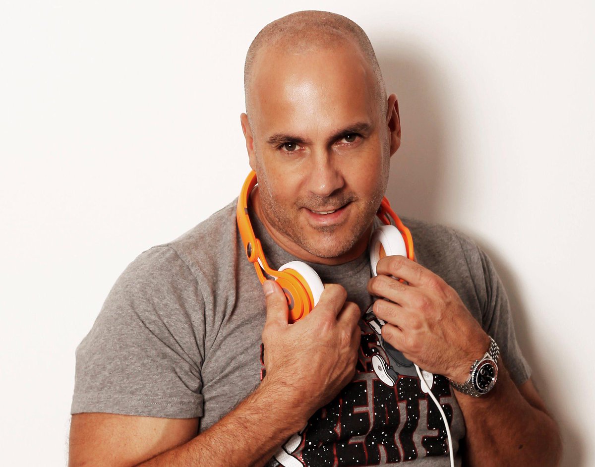 AfterBeats2013's tweet photo. Vandaag de laatste dj van de line-up voordat morgen de voorverkoop begint: @Mentaltheo !!!! http://t.co/tZbjbgTJz3