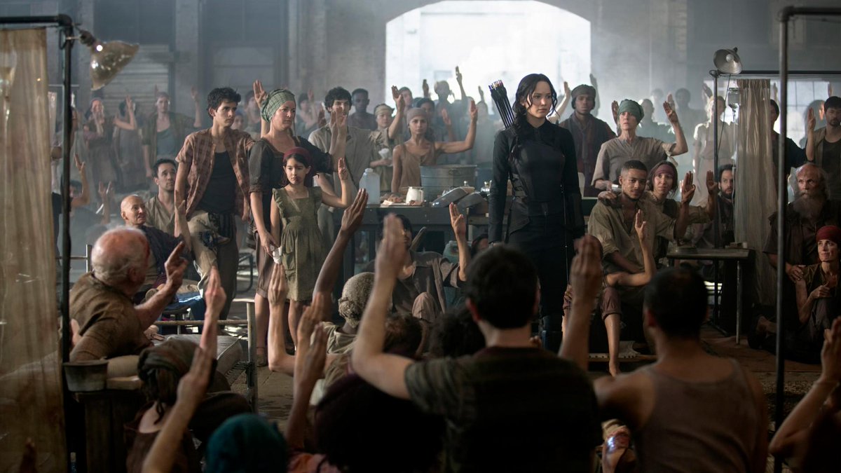 RetweetTheFilms's tweet photo. RT if you like The Hunger Games: Mockingjay - Part 1 http://t.co/jGESQ7ojqW