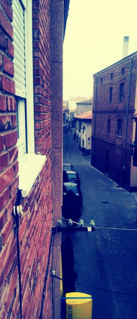 MariaPolanco3's tweet photo. Al mal tiempo, buena cara :). 
VIERNES y a descansaaar. http://t.co/AkdgmPfwrT