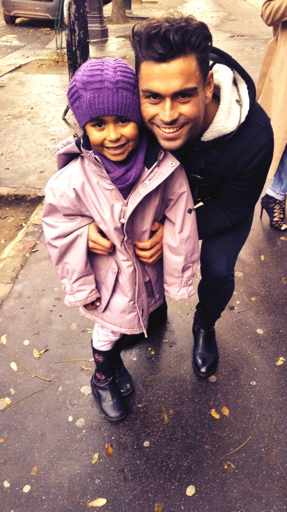 ApelMoiSab's tweet photo. Ma princesse with le bogossssss @Ricardo_FTNRJ12 #SoCute #InstaPause #InstaCalin #TropChou #TropDamour #MuchLove 💝💝 http://t.co/3XEEhJEGvf