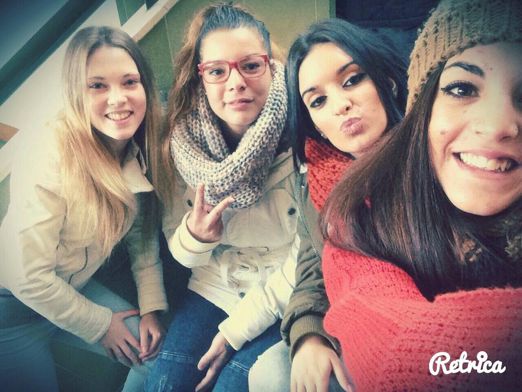 Kiss91M's tweet photo. una de viernes! @Desyre8 @anapereless @MonicaGomezAraz http://t.co/dE9Z1oZjTi