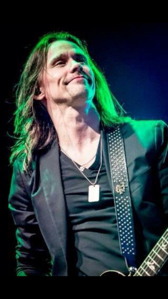 deb_h101's tweet photo. #FF @brittneytate @MRIGal3 @TremontiWW Have a great weekend my #ABNation sisters! #AKIII #ATIII 😊💟🎸 http://t.co/qQdUIm4MOx