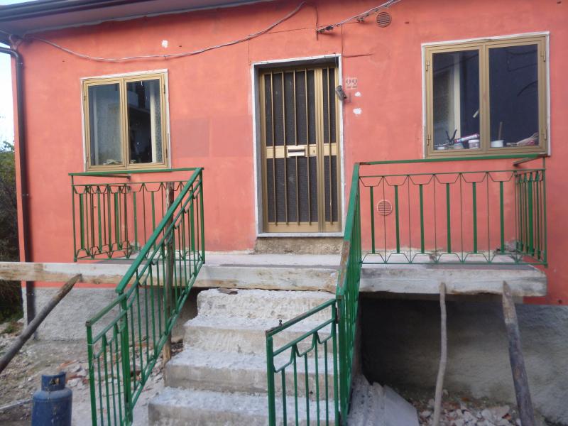 PianoCasaIS's tweet photo. http://t.co/SIsNGxCsN1
Affare in Sant 'Acapito scalo Affitto trilocale arredato con piccolo giardino €. 250 http://t.co/jH3ZVarqZT