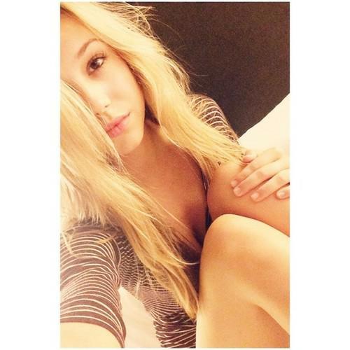 ItsAlexiscsgdr's tweet photo. Faccia sana insomma http://t.co/EgQZqQsxTe