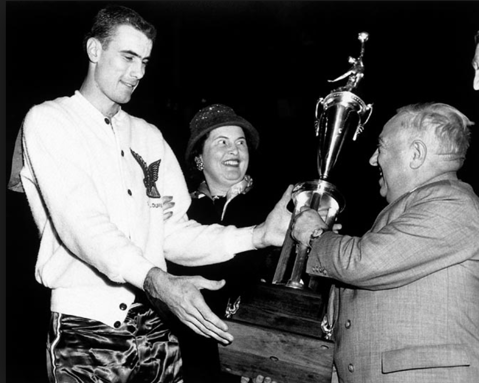 Happy 82nd BDay to HOFer Bob Pettit! 
Member of 1958 Hawks, only team to beat Bill Russell/Celtics in NBA Finals 