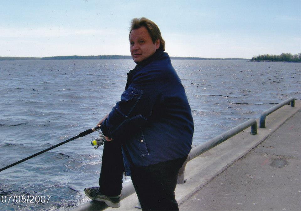glantzen's tweet photo. @UKcuckold  HHello i are a swedish male-slave 48--years old who are seeking a very hard Domina...... http://t.co/aGzGhMnCaJ